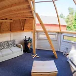 Reiu Holiday Centre *