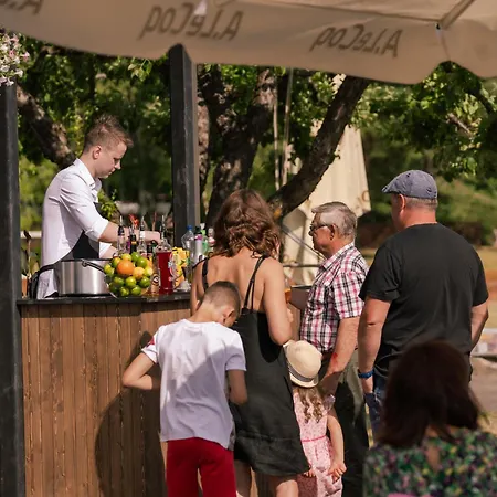 Reiu Centre * Pärnu