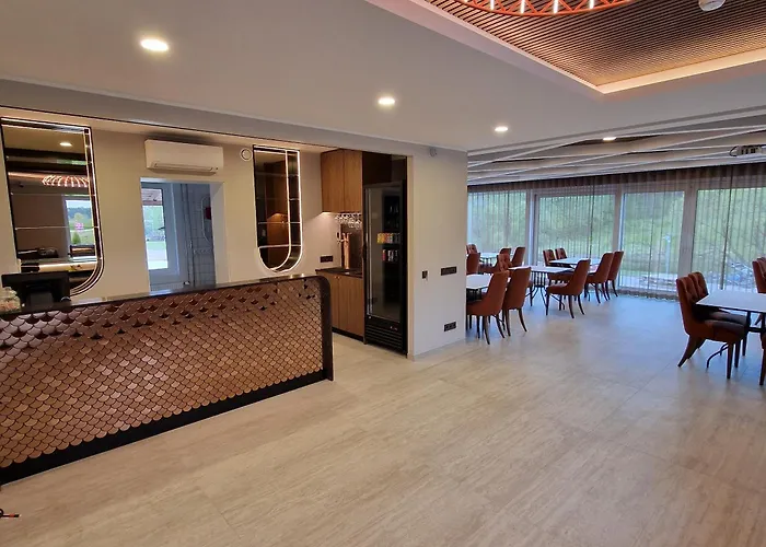 Aldeamento Turístico Reiu Centre *